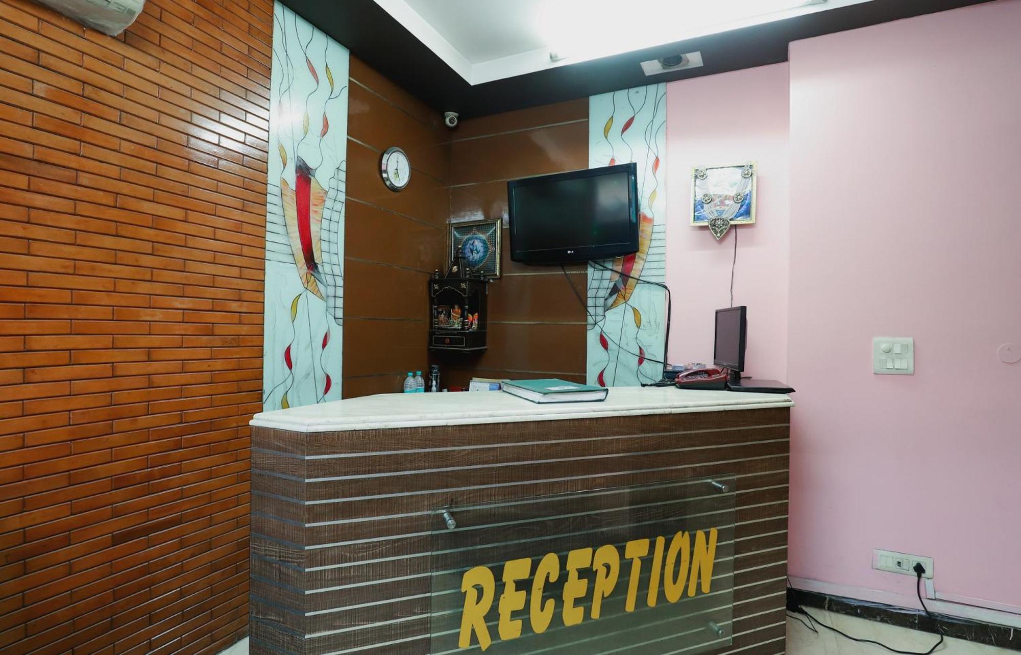O J P Near Patel Nagar Metro Station Hotel 3*