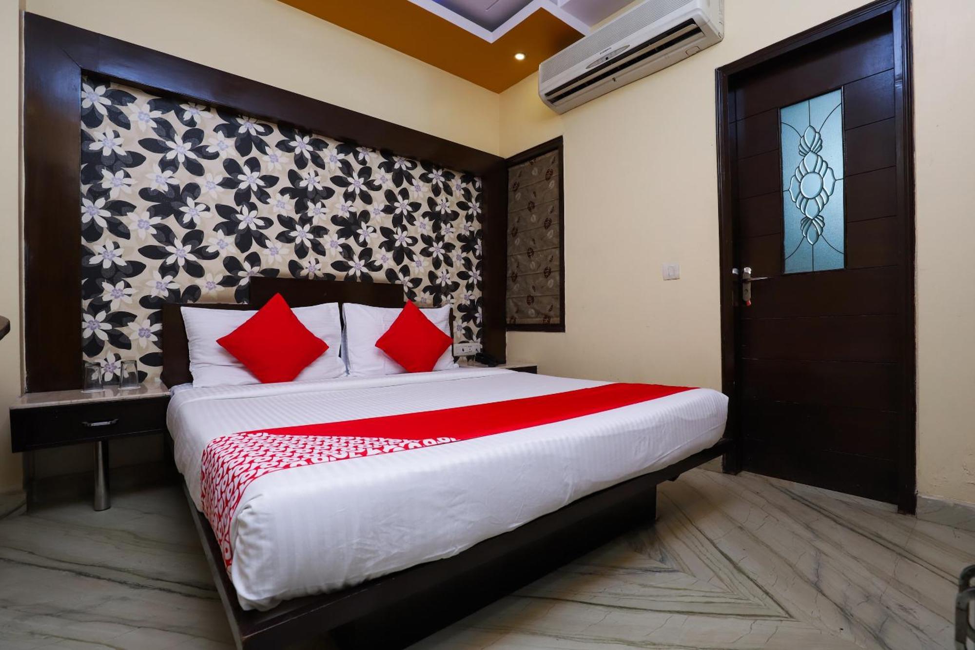 Hotel O J P Near Patel Nagar Metro Station 3*