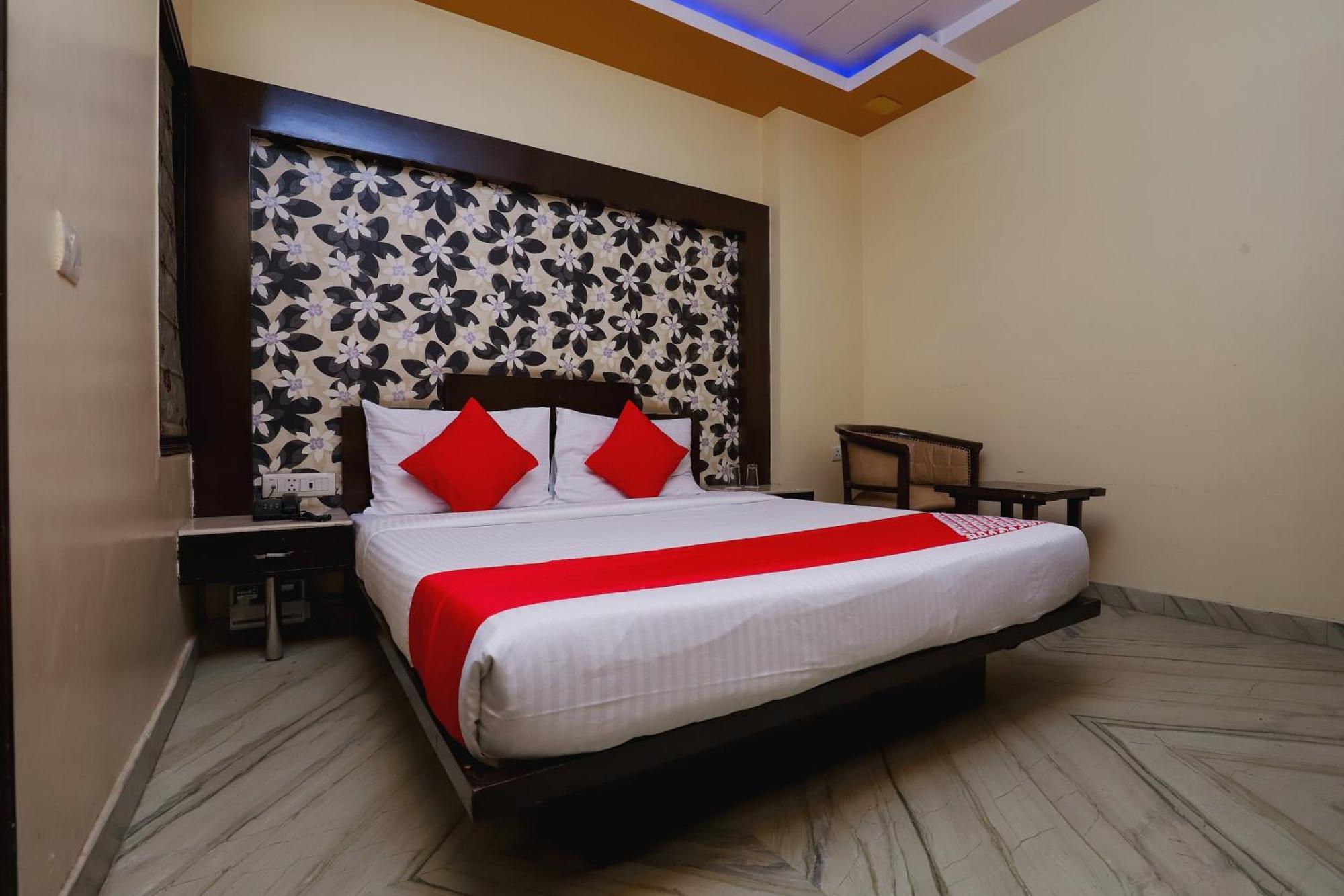 Hotel O J P Near Patel Nagar Metro Station 3*